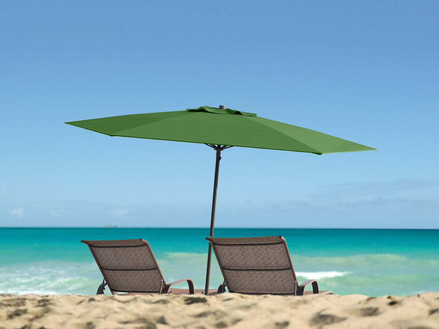 Forest green 7.5ft beach umbrella with sturdy aluminum pole, UV-resistant fabric, and tilt mechanism for adjustable shade. Perfect for outdoor use, providing ample coverage and protection from the sun.