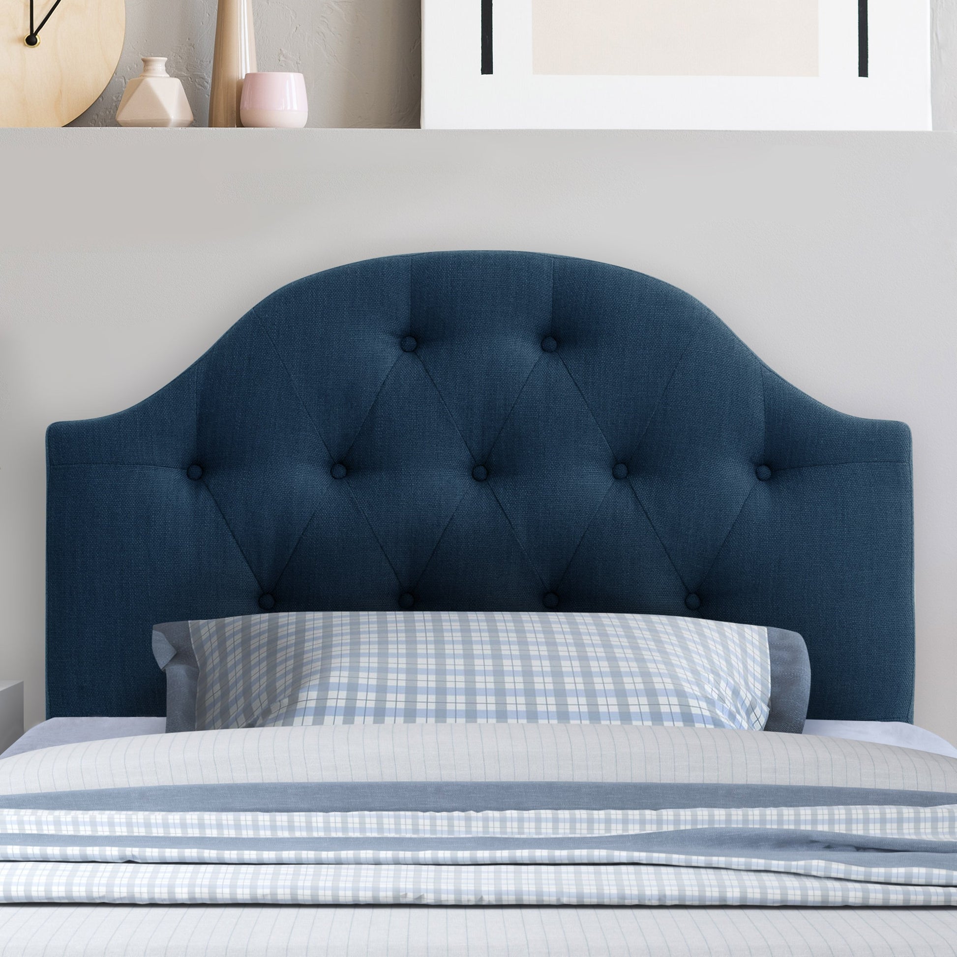 Gray diamond tufted headboard for twin bed, featuring plush upholstery, elegant button detailing, and curved top edge. Ideal for adding a touch of sophistication and comfort to any bedroom decor.
